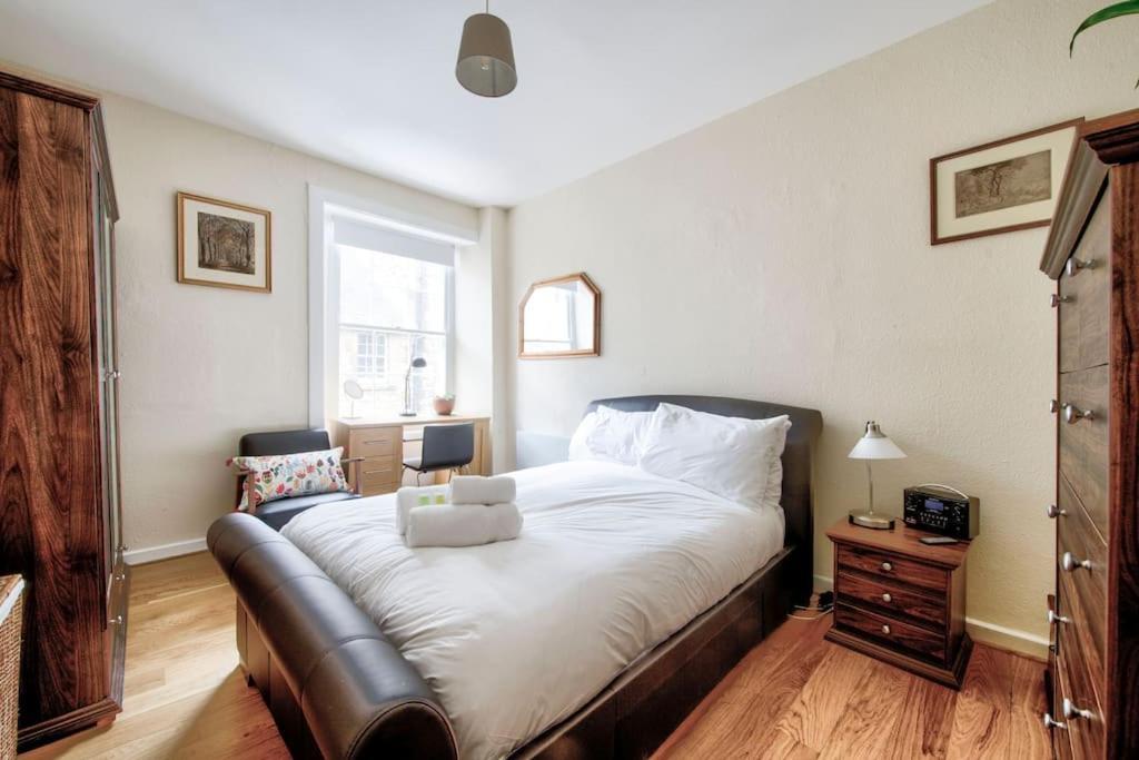 Charm & Character On Historic Rose Street Apartamento Edimburgo